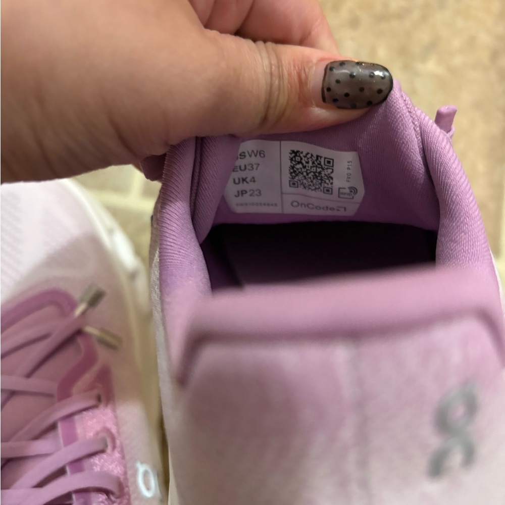 NIB On Cloud Tilt Running Purple/White Athletic Shoes Women’s Size 6/37 - Picture 6 of 6